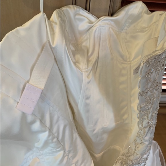 Wedding Dress - Picture 4 of 5